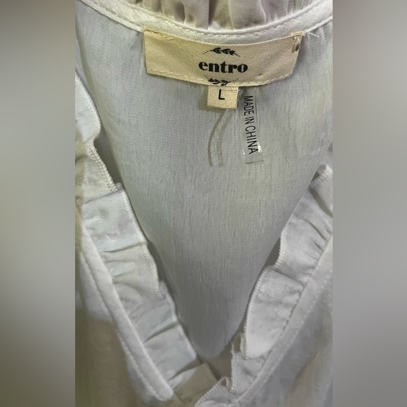 Elegant White Ruffle Trim Women's Top - Picture 4 of 8